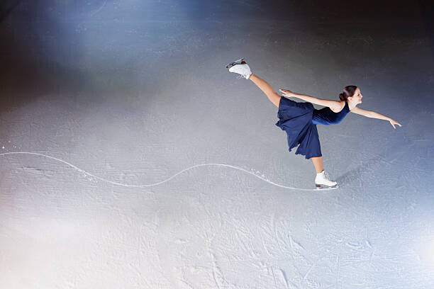 Robert Decelis Plakát, Obraz - Skater making edge in ice, showing path., Robert Decelis, 40 × 26.7 cm