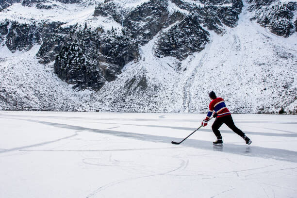 Cavan Images Plakát, Obraz - Unrecognizable hockey player ice skating on, Cavan Images, 40 × 26.7 cm