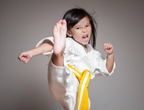 mvt Plakát, Obraz - Gold Belt Karate Pose Kick, mvt, 40 × 30 cm