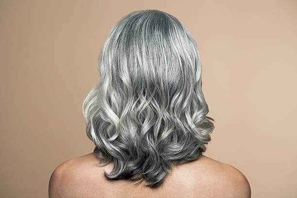 Andreas Kuehn Plakát, Obraz - Woman with grey hair, back view., Andreas Kuehn, 40 × 26.7 cm