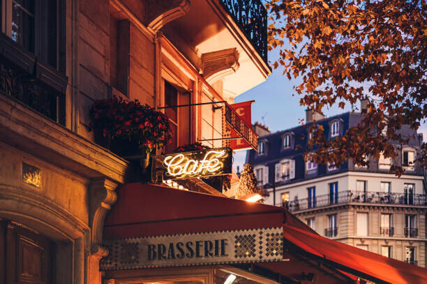 kolderal Plakát, Obraz - Parisian cafe at twilight, kolderal, 40 × 26.7 cm