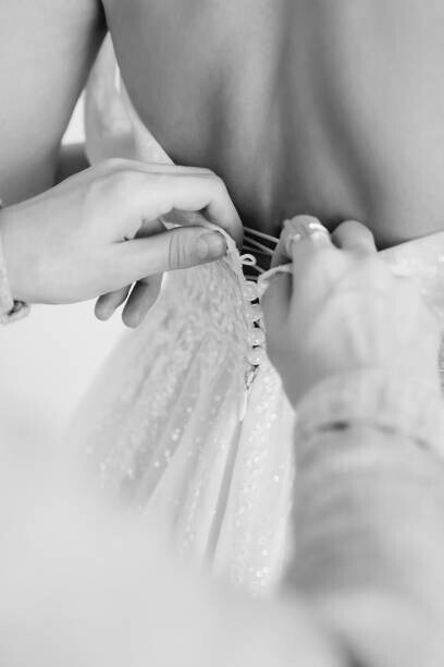 Ekaterina Bondaretc Plakát, Obraz - Black and white photography. Bridesmaid buttons, Ekaterina Bondaretc, 26.7 × 40 cm