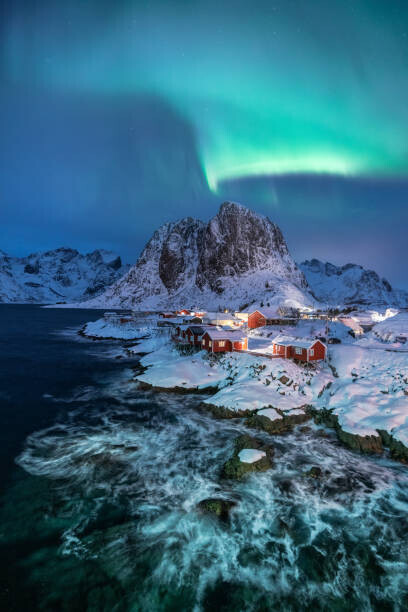 Natthawat Plakát, Obraz - Northern lights over snowcapped mountain, village, Natthawat, 26.7 × 40 cm