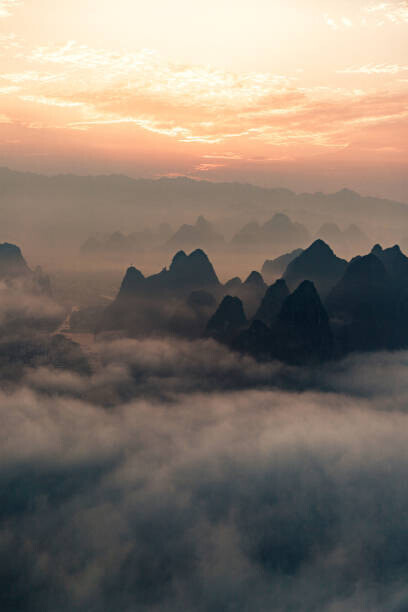 Mario Martinez Plakát, Obraz - Guilin hills landscape at sunrise, Mario Martinez, 26.7 × 40 cm