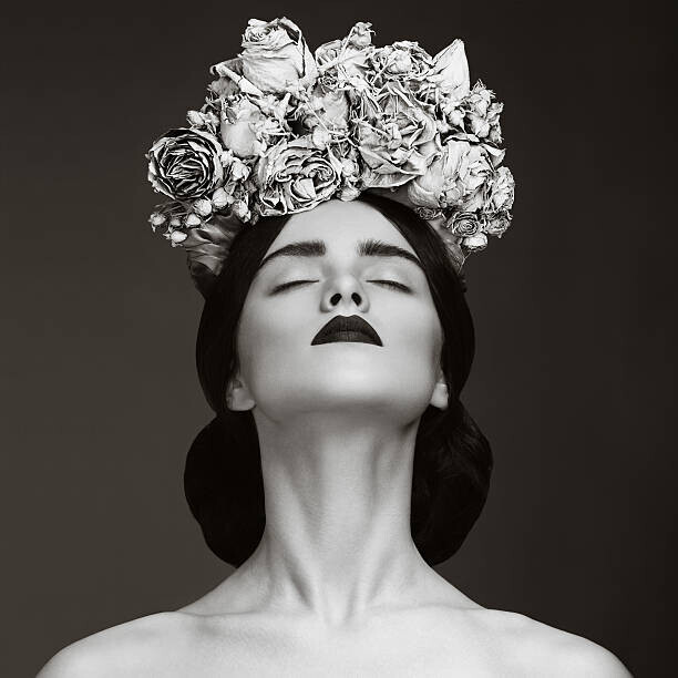 lambada Plakát, Obraz - Beautiful woman with wreath of flowers, lambada, 40 × 40 cm