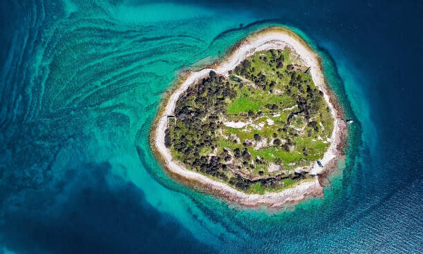 rusm Plakát, Obraz - Top aerial view of desert island,, rusm, 40 × 24.1 cm