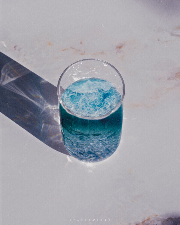spacerocket art Plakát, Obraz - Glass full of ocean, spacerocket art, 30 × 40 cm