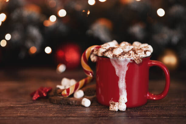 Kseniya Ovchinnikova Plakát, Obraz - wooden desk space red mug and xmas tree, Kseniya Ovchinnikova, 40 × 26.7 cm