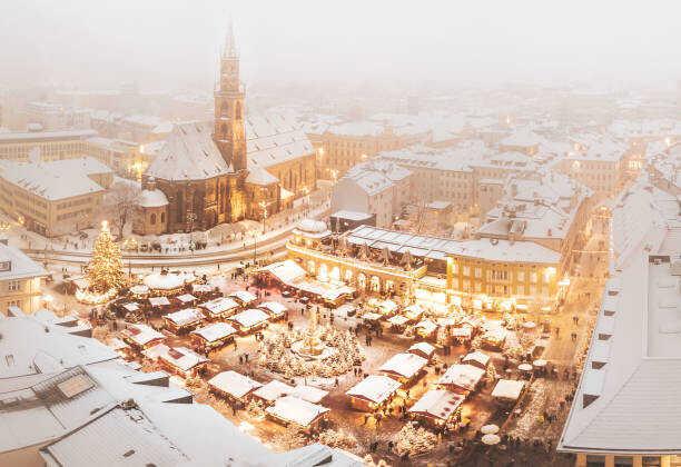 Walter Donega Plakát, Obraz - Christmas market in the town of Bolzano, Walter Donega, 40 × 26.7 cm