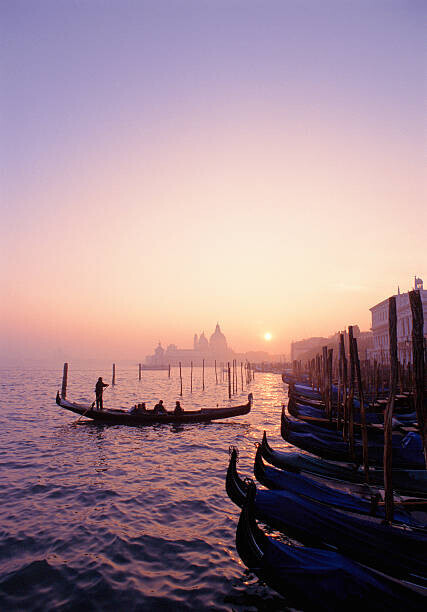 Grant Faint Plakát, Obraz - Italy, Venice  gondolas at sunset, Grant Faint, 26.7 × 40 cm