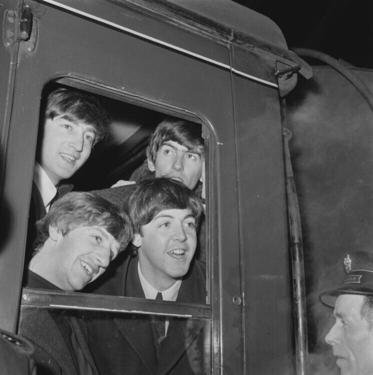 Evening Standard Plakát, Obraz - Beatles At Paddington, 40 × 40 cm
