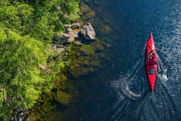 welcomia Plakát, Obraz - River Kayaker Aerial View, welcomia, 40 × 26.7 cm