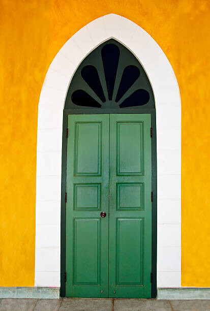 cbenjasuwan Plakát, Obraz - The Ancient door Europe style at, cbenjasuwan, 26.7 × 40 cm