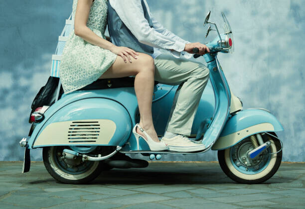Colin Anderson Productions pty ltd Plakát, Obraz - Couple riding vintage scooter, Colin Anderson Productions pty ltd, 40 × 26.7 cm