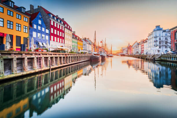 emicristea Plakát, Obraz - Copenhagen, Denmark. Nyhavn, Kobenhavn's iconic canal,, emicristea, 40 × 26.7 cm