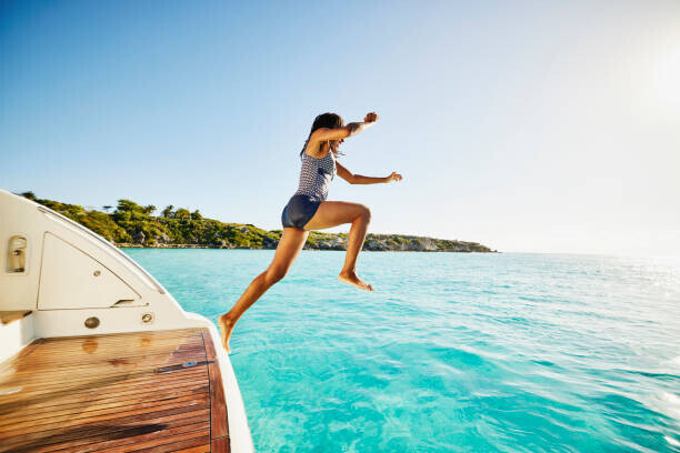 Thomas Barwick Plakát, Obraz - Wide shot of teenage girl jumping, Thomas Barwick, 40 × 26.7 cm