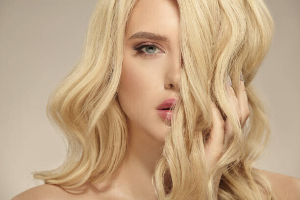 IL21 Plakát, Obraz - Female beauty, hairstyle of blonde long, IL21, 40 × 26.7 cm