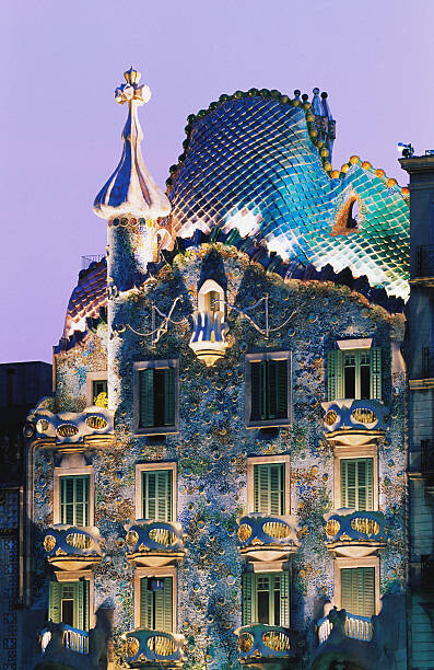 Shaun Egan Plakát, Obraz - Spain, Barcelona, Gaudi's Casa Batllo, dusk, Shaun Egan, 26.7 × 40 cm