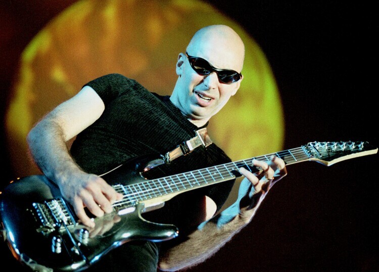 Peter Pakvis Plakát, Obraz - Photo of Joe SATRIANI, 40 × 30 cm