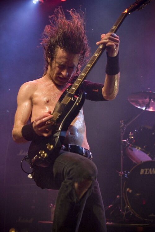 Nigel Crane Plakát, Obraz - Airbourne In Concert In London, 26.7 × 40 cm