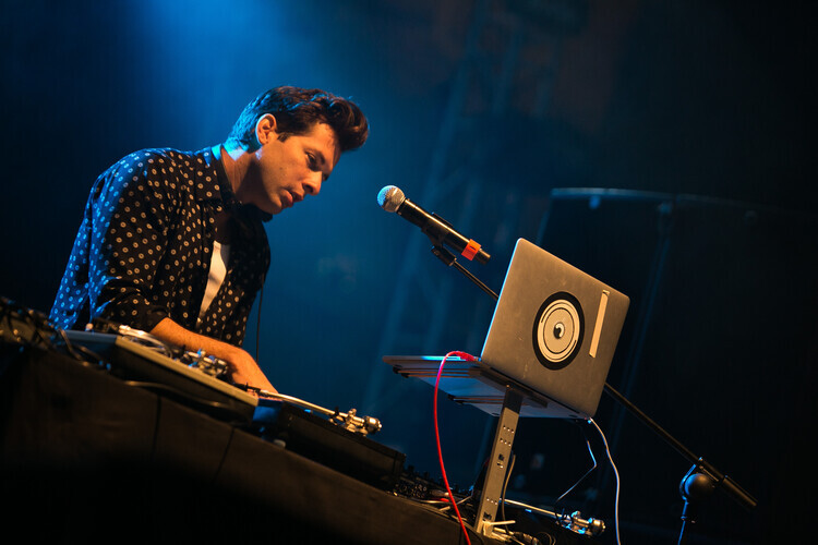 Kieran Frost Plakát, Obraz - DJ Mark Ronson Metropolis Festival 2015, 40 × 26.7 cm