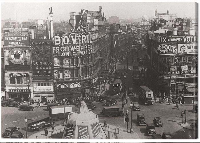 PYRAMID Obraz na plátně Time Life - Piccadilly Circus, London 1942, 2 - 80×60 cm