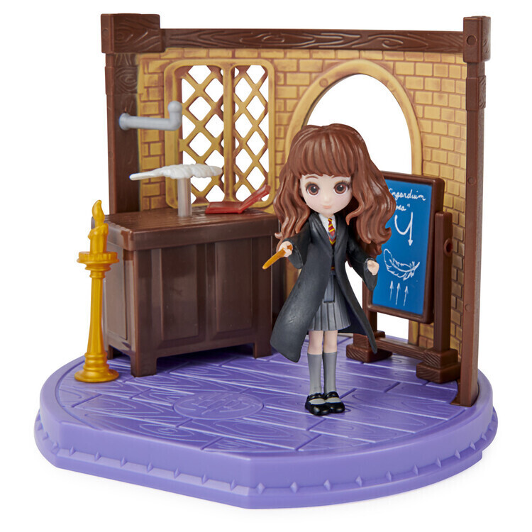 ALLTOYS Figurka Harry Potter - Witchcraft classroom with Hermione, 23 x 23 x 13 cm