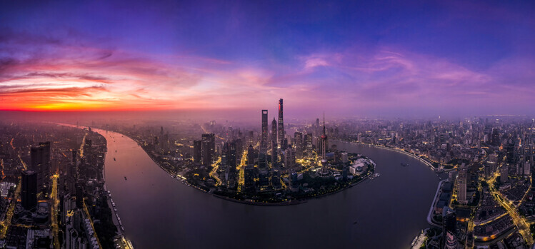 Raymond Ren Rong Plakát, Obraz - The Morning Glow in Lujiazui Shanghai, Raymond Ren Rong, 50 × 23.3 cm