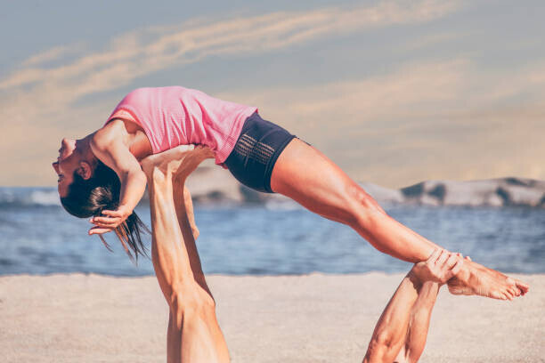 Sergio Lacueva Plakát, Obraz - Young sporty woman practicing acroyoga exercises, Sergio Lacueva, 40 × 26.7 cm