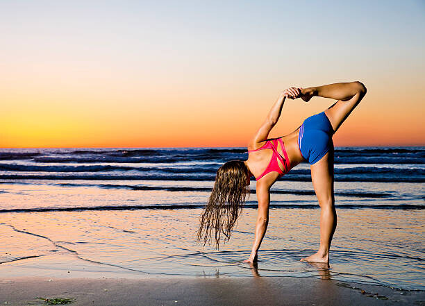 becon Plakát, Obraz - Yoga Pose at the Beach, becon, 40 × 30 cm