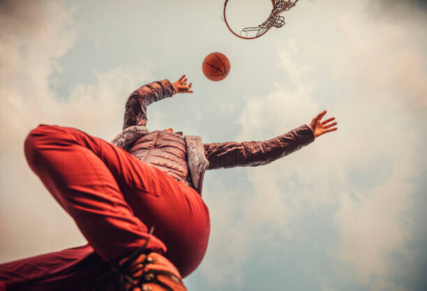 VladGans Plakát, Obraz - Young Woman playing at Basket, VladGans, 40 × 26.7 cm