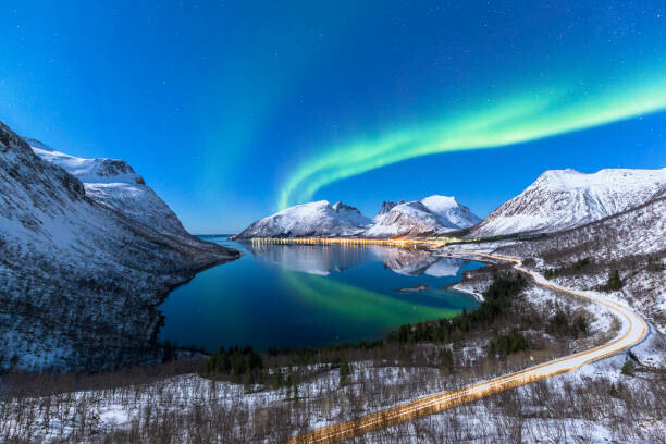 Francesco Bergamaschi Plakát, Obraz - The aurora borealis lights up in, Francesco Bergamaschi, 40 × 26.7 cm