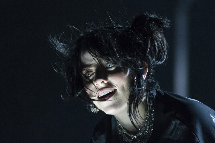 Matthew Baker Plakát, Obraz - Billie Eilish Glastonbury Festival 2022, 40 × 26.7 cm