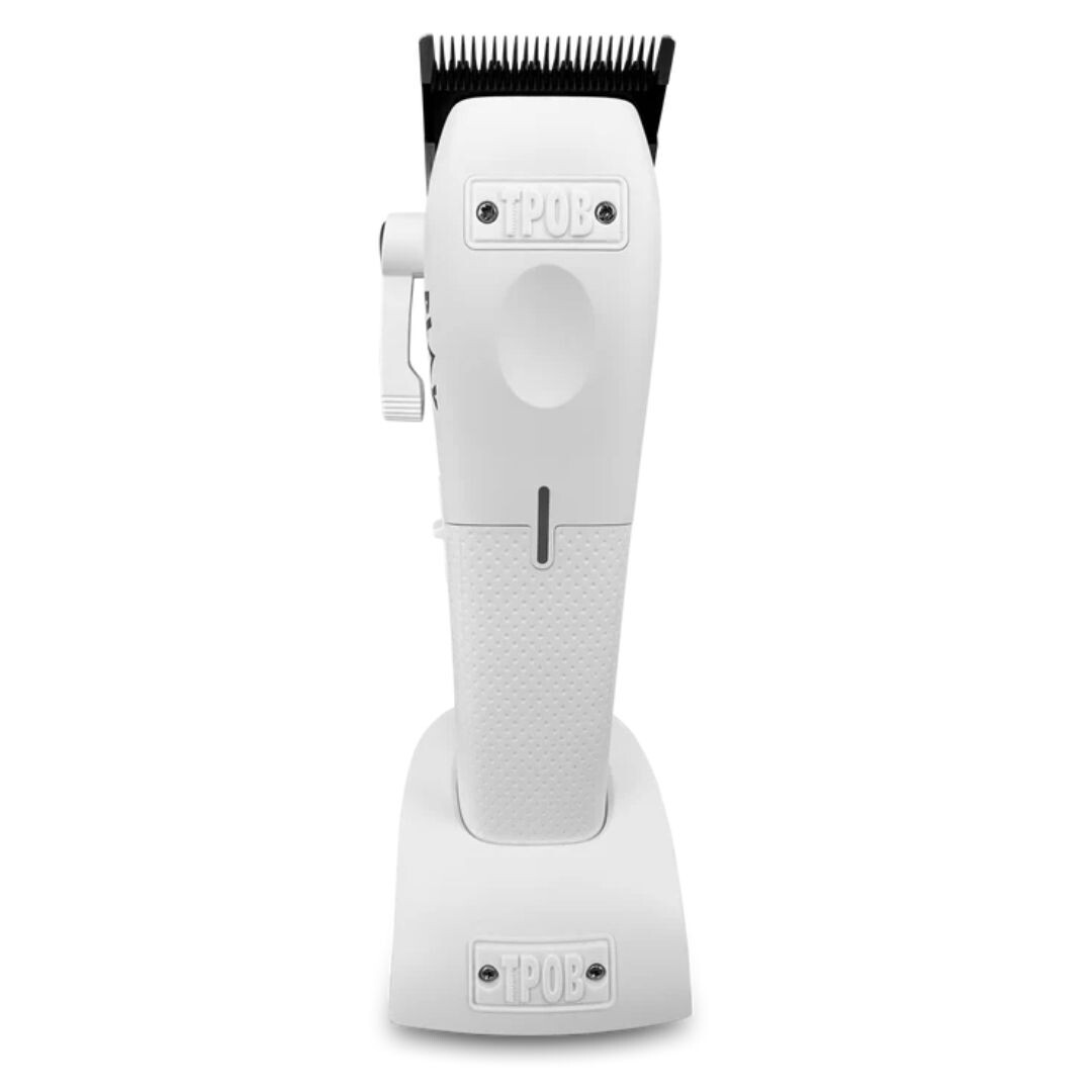 TPOB PLAY CLIPPER - profesionální akumulátorový střihací strojek + M22 olej na mazání stříhací hlaivce, 200 ml WHITE - bílý
