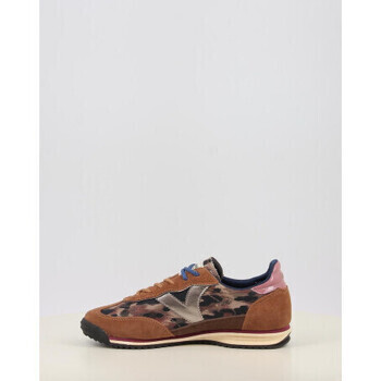 Victoria  1158116  Hnědá
