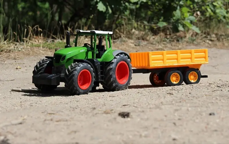 Double Eagle Traktor s valníkem na dálkové ovládání 1:16