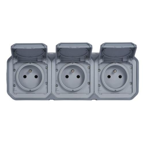 LEGRAND PLEXO 069763L zásuvka trojnásobná horizontální IP55 montáž na povrch s víčkem Šedá