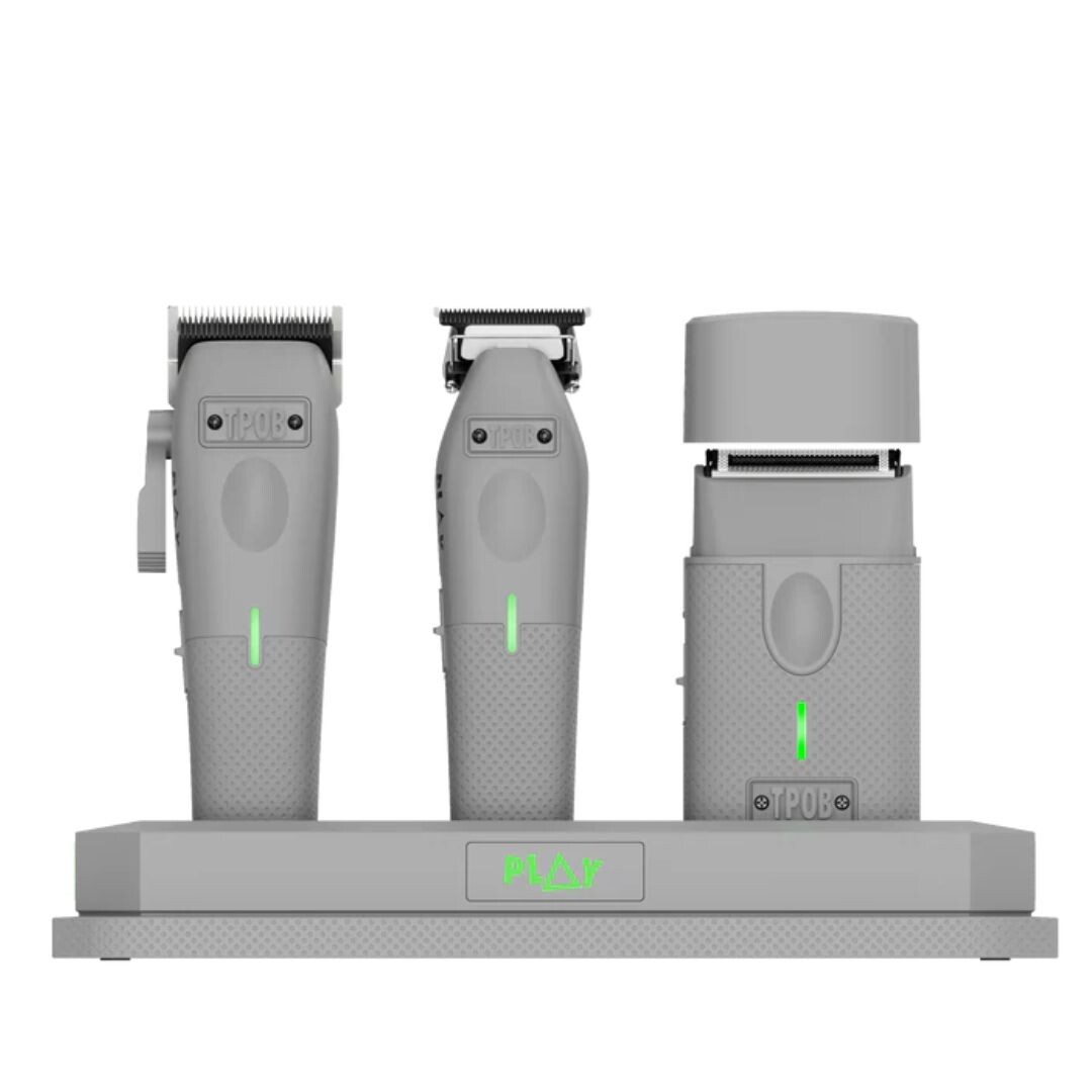 TPOB PLAY MINI BUNDLE WITH STAND - set střihacího, konturovacího a holicího strojku se stojanem + Stlačený vzduch, 400 ml + M22 - olej na mazání hlavic, 200 ml GREY - šedá sada