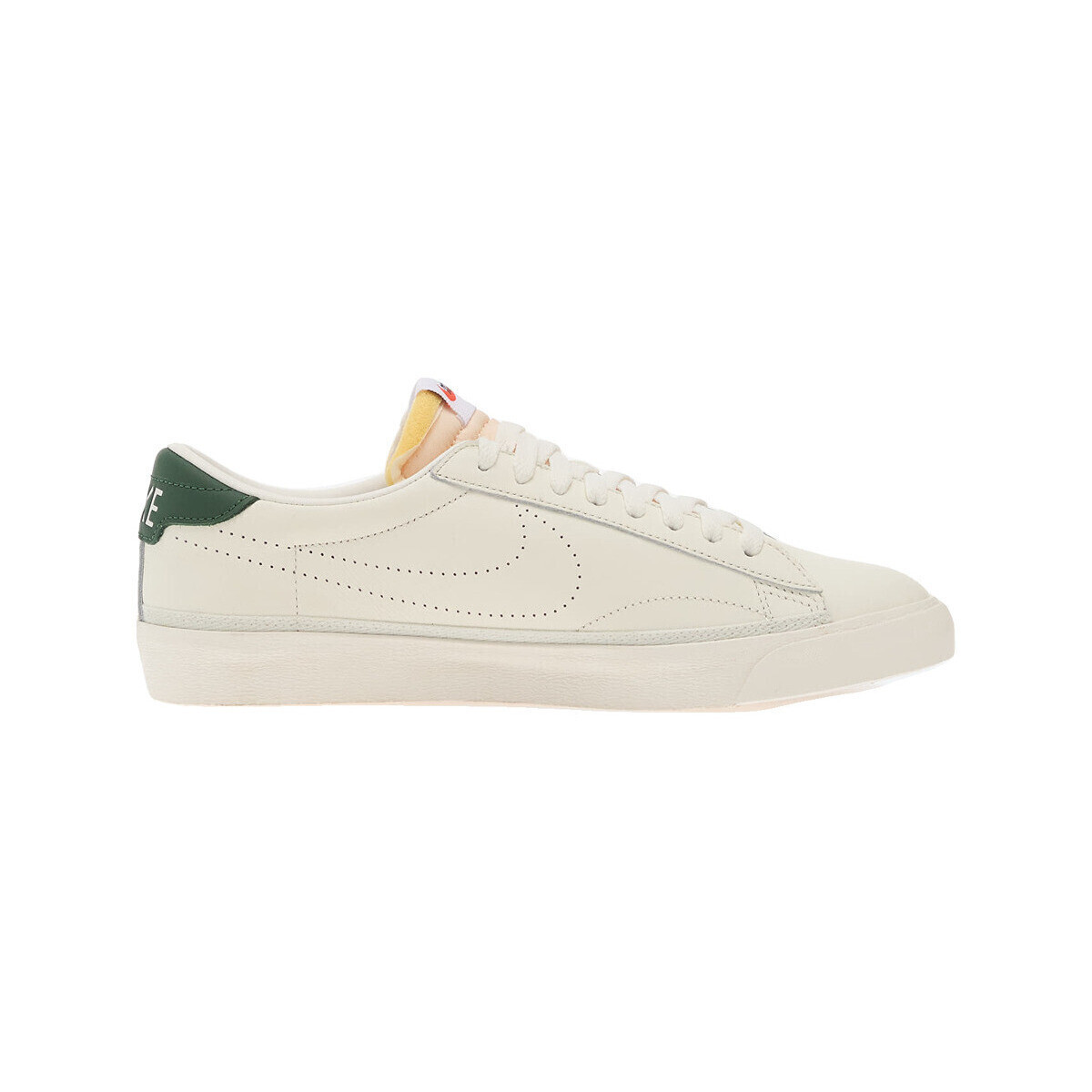 Nike  Baskets  tennis classic cuir  Béžová