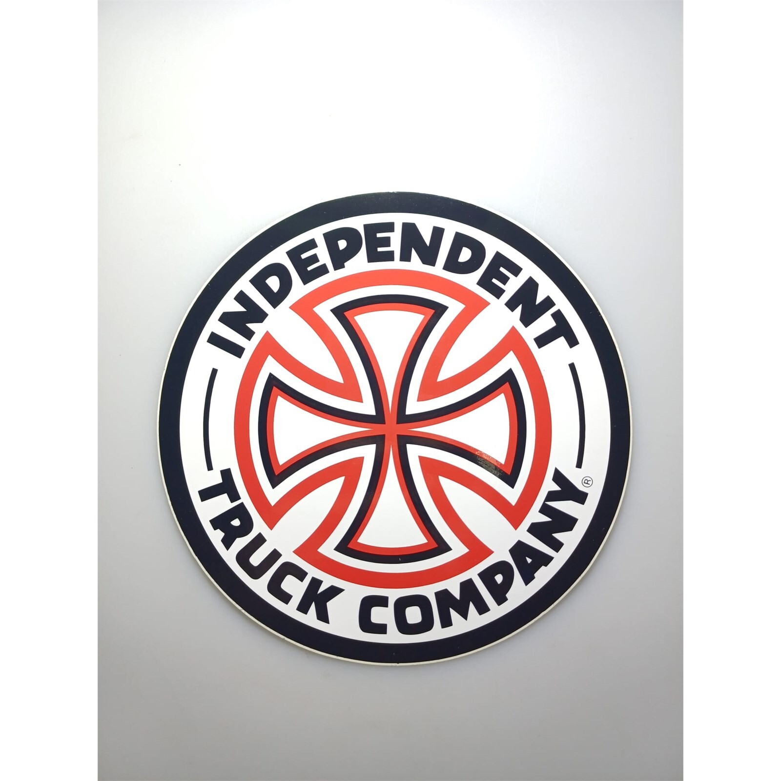 samolepka INDEPENDENT - Large cross logo red/black (MULTI) velikost: 15 cm