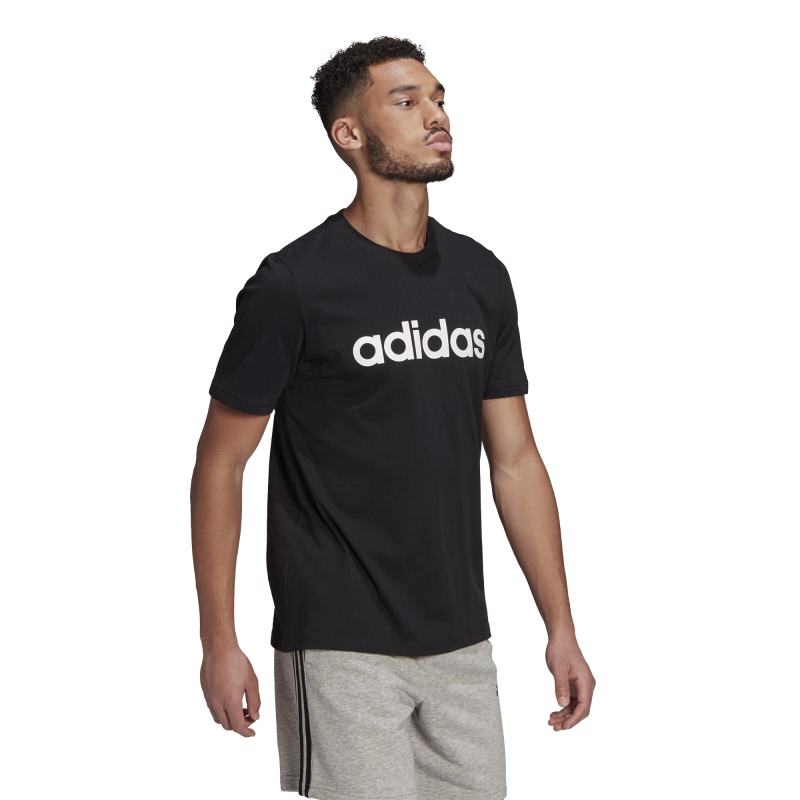 adidas Essentials Embroidered Linear Logo T-Shirt M