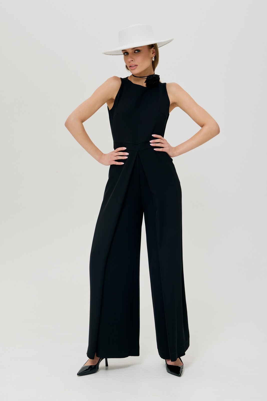 Makover Woman's Wide leg jumpsuit - black