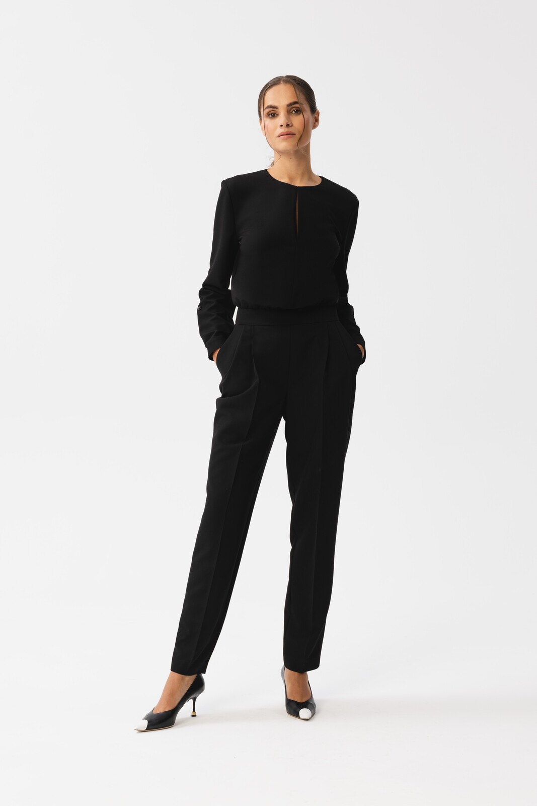 Stylove Woman's Jumpsuit with a split neckline - black