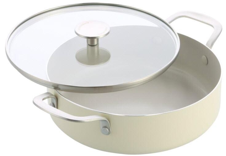 KitchenAid kastrol s poklicí aluminium s keramickým nepřilnavým povrchem 28cm mandlová CC010433-001