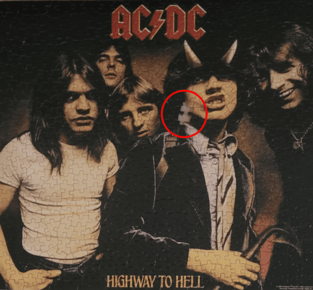 puzzle AC/DC - HIGHWAY TO HELL - 500 PIECE JIGSAW - PLASTIC HEAD - POŠKOZENÉ
