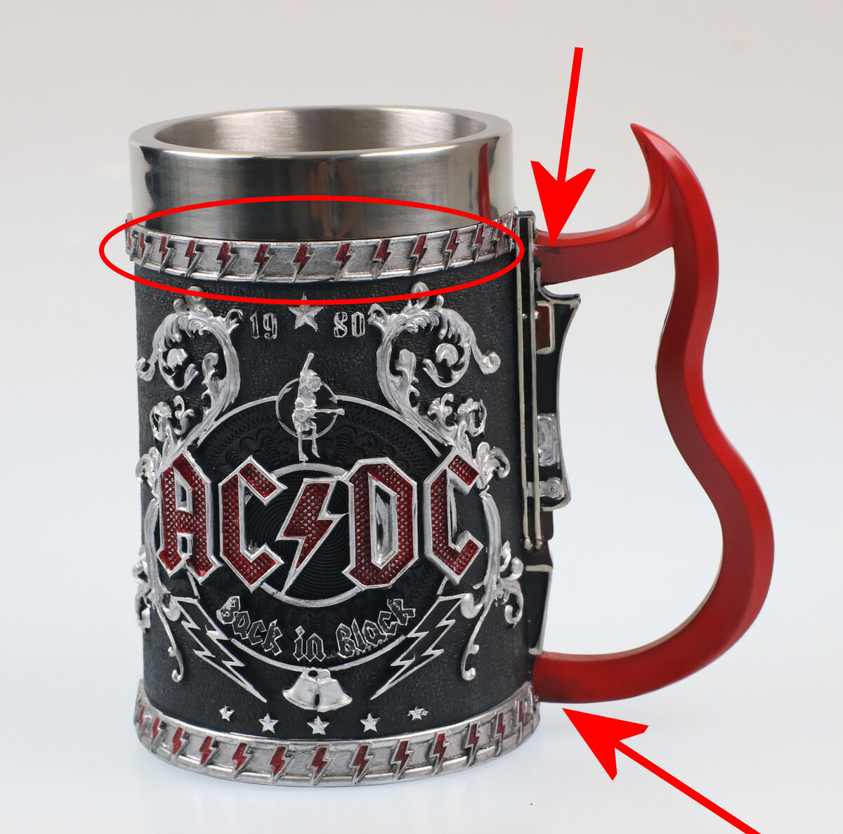 hrnek (korbel) AC/DC - Back in Black - POŠKOZENÉ