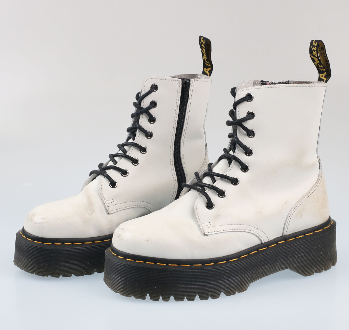 boty DR. MARTENS - 8 dírkové - JADON - WHITE POLISHED SMOOTH - POŠKOZENÉ 39