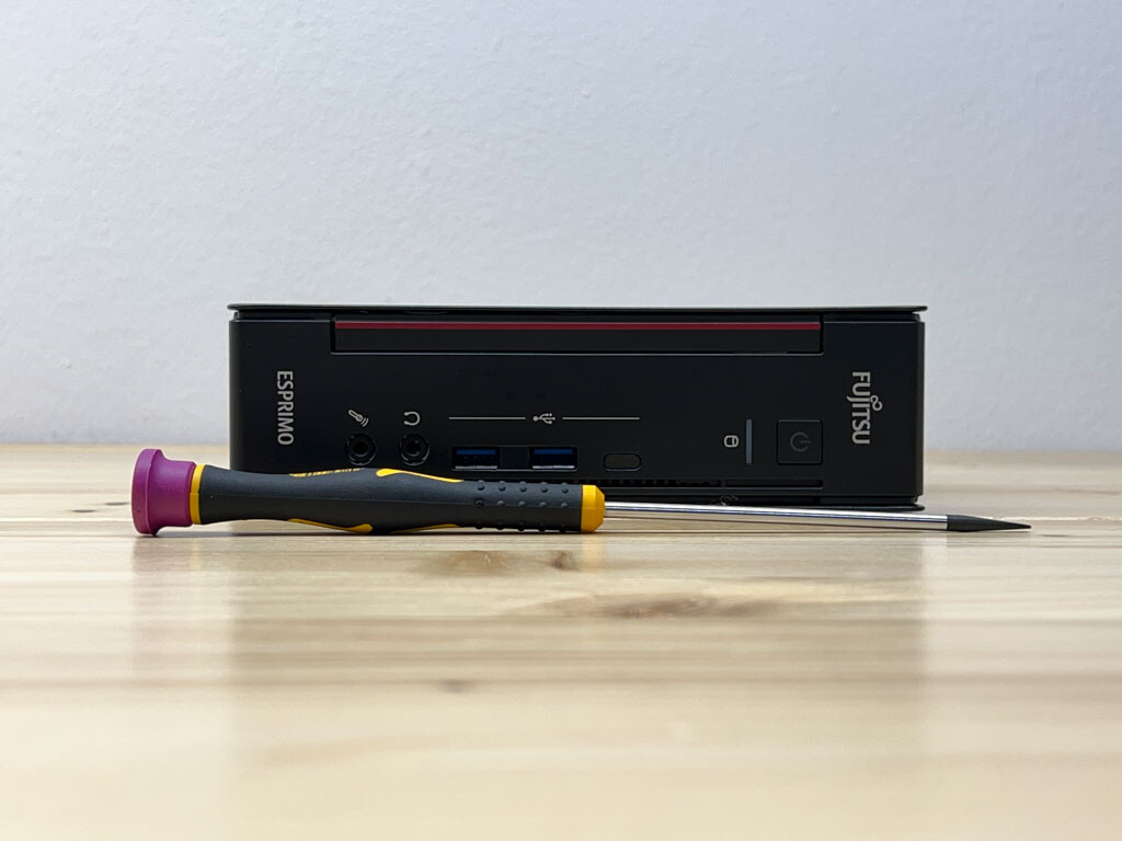 Fujitsu Esprimo Q558