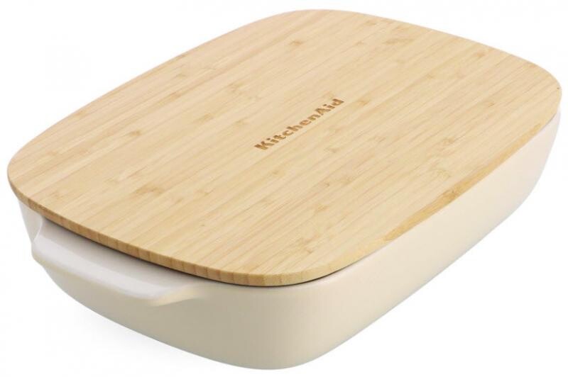 KitchenAid keramický pekáč malý s dřevěným víkem 0,9 l, mandlová CC006105-001