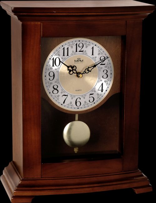Dřevěné hodiny s  kyvadlem a zdobeným ciferníkem..01531 50.A - hnědá